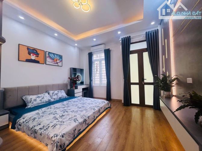 Bán nhà Bạch Mai 2 thoáng mới toanh 32M2 giá 5 tỷ