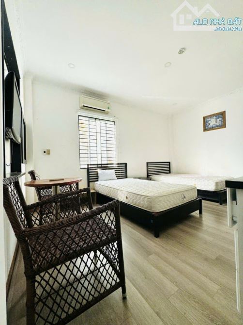 Chỉ 33 TỶ ! KHÁCH SẠN sát SÔNG HÀN CHỢ HÀN ĐÀ NẴNG, 90TR/th: 5 x 20m - 5 TẦNG 16 PHÒNG