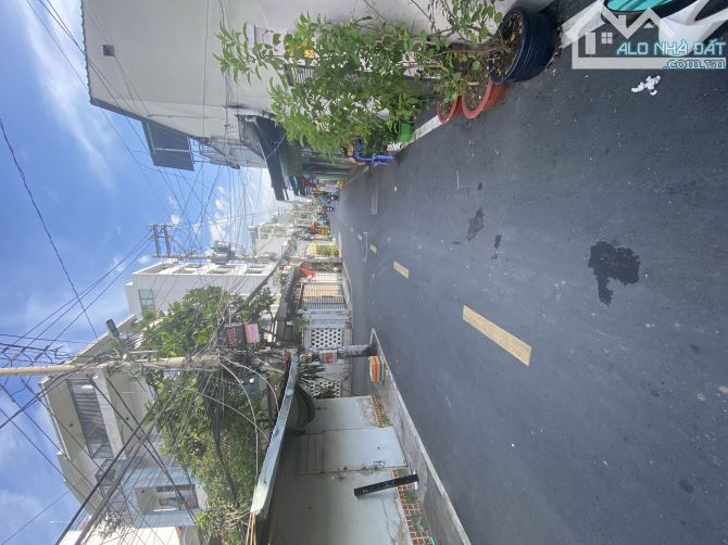 NGUYỄN THỊ THẬP Q7- Ô TÔ ĐUA NHAU- 4 x 20m 3 tầng - đường 10m nhỉnh 8 tỷ còn tl