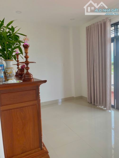 BÁN NHÀ ĐẸP 3 TẦNG TẠI HÒN RỚ 2, NHA TRANG - 4,5 TỶ, DT 90M2, 2 PN, FULL NỘI THẤT - 11