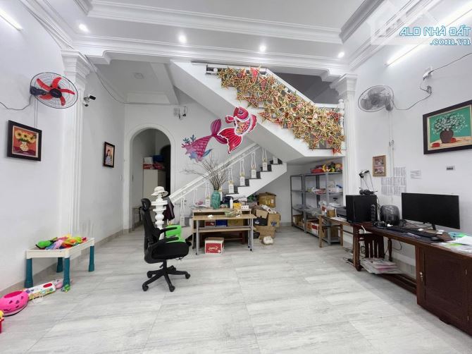 Bán nhà mặt tiền KQH Kiểm Huệ 110m2, 3 tầng, ngang 5.5m, 2 thoáng, kinh doanh, hơn 50tr/m2 - 1