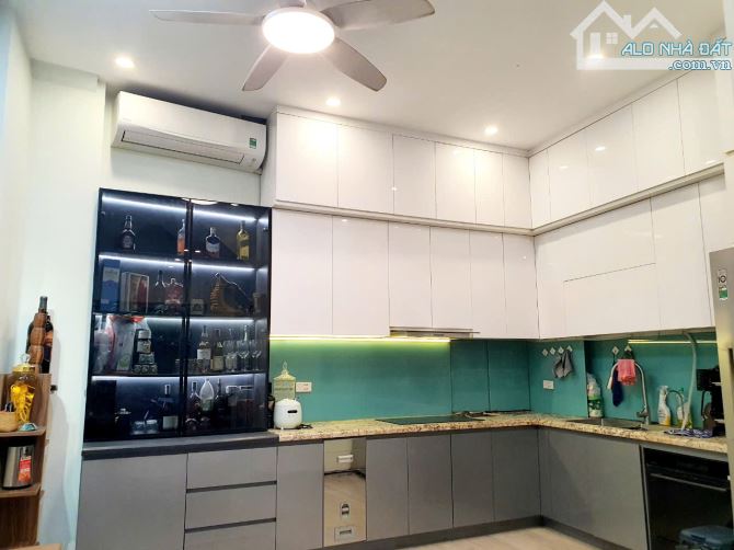 Cần bán gấp nhà 4 tầng phường Mễ Trì, ngõ nông, DT 41m2, MT 4.5m vuông vắn, Giá 7.1 tỷ - 1