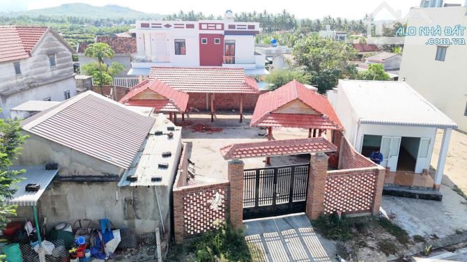 Bán đất mặt tiền biển Mỹ Khê Tịnh Khê Quảng Ngãi, 273m2 hướng Đông SHR giá 4190 triệu tl - 1
