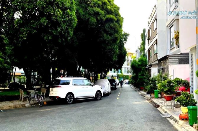 Bán nhà nội khu Nguyễn Thượng Hiền, P.6, Bình Thạnh, 8m x 23m, 3 tầng - Giá 24.5 tỷ TL - 1