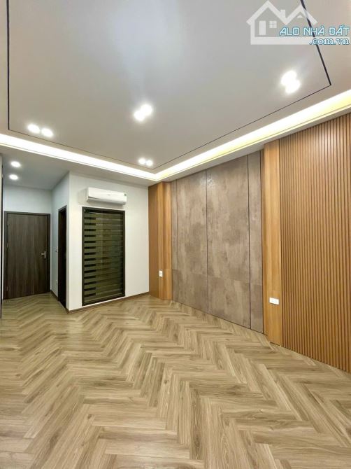 CẦN BÁN GẤP! Nhà phân lô Nguyễn Văn Cừ, 50m2 x 6T, thang máy. Giá chạm 13.5 tỷ. - 1