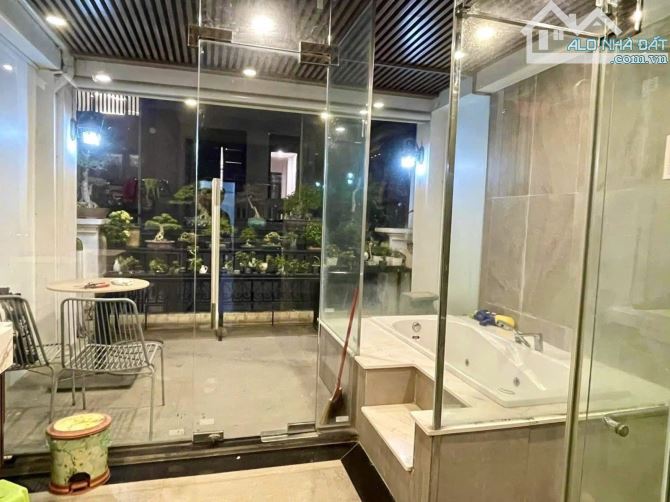 Bán nhà Quần Ngựa 70m2 nhà đẹp phân lô vỉa hè thang máy 24.8 tỷ - 1