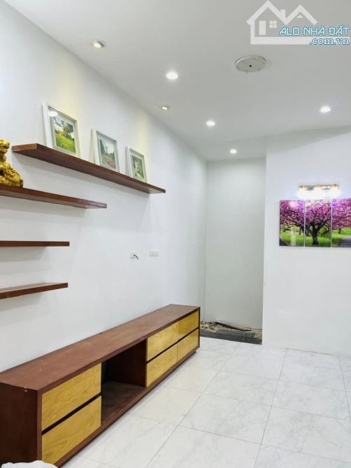 Bán nhà đẹp 750 Kim Giang, 30m2, 5 tầng, 30m ra phố, 5.95 tỷ - 1