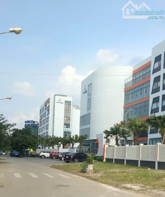 Hiếm, Đất Xuân Phương 78m2-MT5m, ô tô, gần ĐH Công nghiệp, 7,79 tỷ - 2