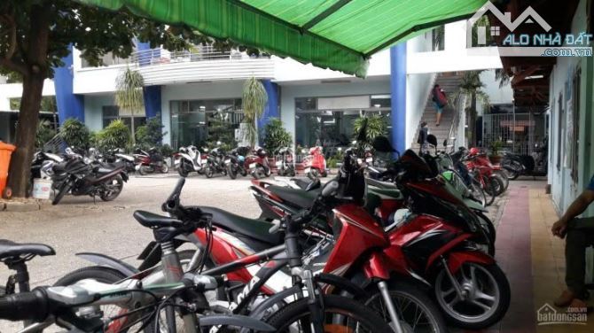 Bán nhà biệt thự làng Đại Học Thủ Đức đường Einstein P. Bình Thọ (1.613m2) 150 tỷ ~ 93tr - 2