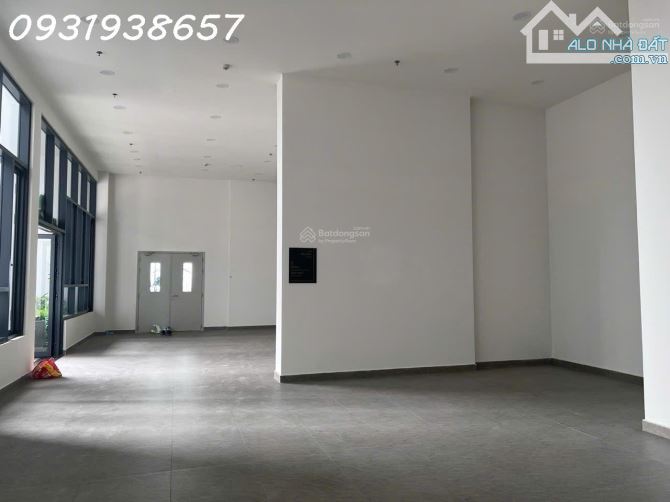 Căn hộ vip - Duplex giá 3,9 tỷ tại Dĩ An, Bình Dương, diện tích 120m2 - 2