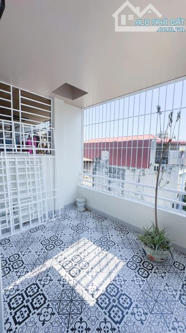 Bán nhà đẹp Khương Đình, 32m2, 5 tầng. ngõ ba gác, 6.95 tỷ - 2