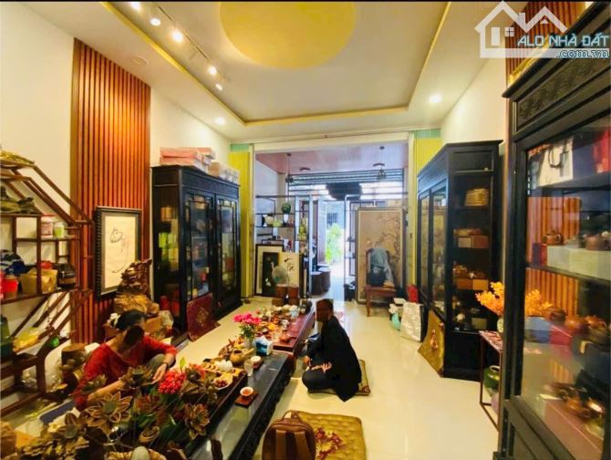 Bán nhà 2 tầng phường Vĩnh Hải, đường 2 ô tô né nhau. Nằm gần Trường Sĩ Quan Thông Tin - 3