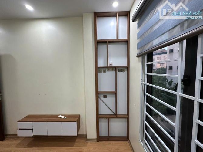 Bán nhà VĂN TRÌ - MINH KHAI - QUẬN BẮC TỪ LIÊM, dt: 32m2 nhà 5 tầng 5,1 tỷ oto đậu cửa - 3