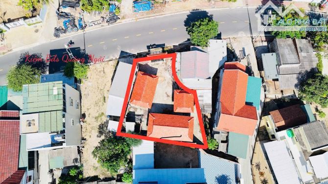 Bán đất mặt tiền biển Mỹ Khê Tịnh Khê Quảng Ngãi, 273m2 hướng Đông SHR giá 4190 triệu tl - 4
