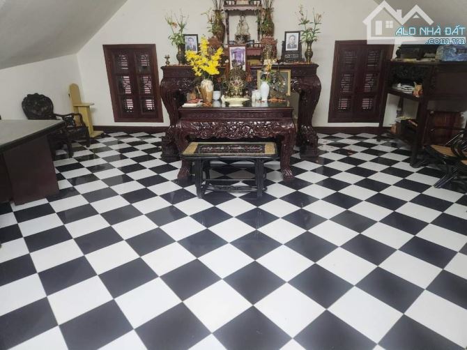 Biệt thự Quận Cầu Giấy - Khu phân lô, vỉa hè rộng 270m2 x 4 tầng giá 65 tỷ. - 4