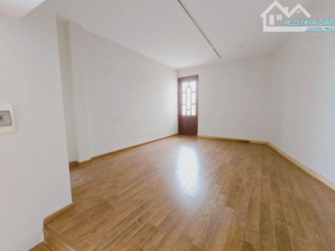 🏡 Bán nhà Ngọc Thụy, 63m², 5 tầng, dòng tiền khủng, giá 7,5 tỷ - 5