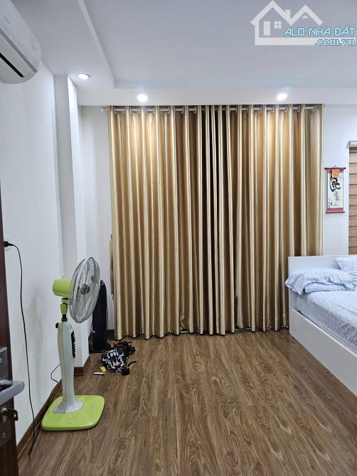 Cần bán gấp nhà phố Trần Thái Tông 50m2, 6T,nhà đẹp, nội thất xịn, giá tốt - 5