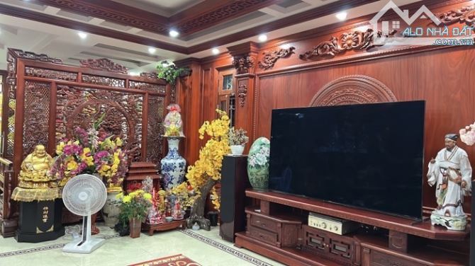 Bán Biệt Thự Sân Vườn Phường Bồ Đề - 7