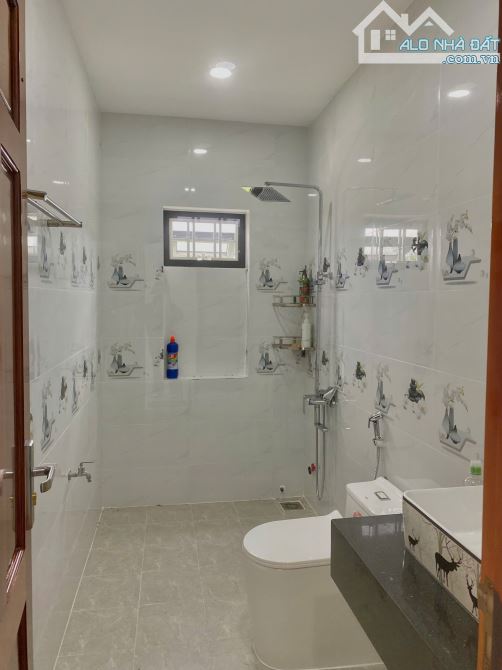 BÁN NHÀ ĐẸP 3 TẦNG TẠI HÒN RỚ 2, NHA TRANG - 4,5 TỶ, DT 90M2, 2 PN, FULL NỘI THẤT - 7