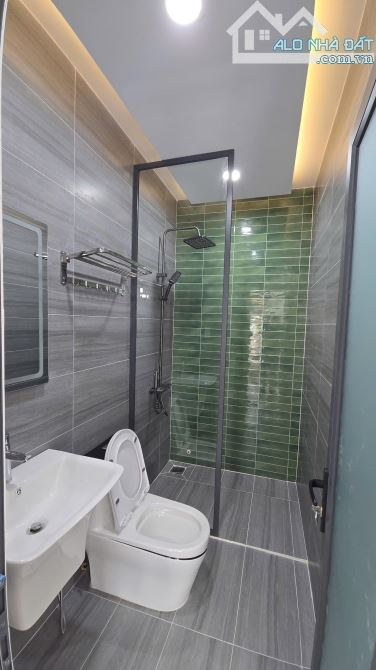 Bán nhà riêng đường An Phú Đông 12, Q12, 50m2, 4pn 5wc giá tốt chỉ 5,9 tỷ - 7