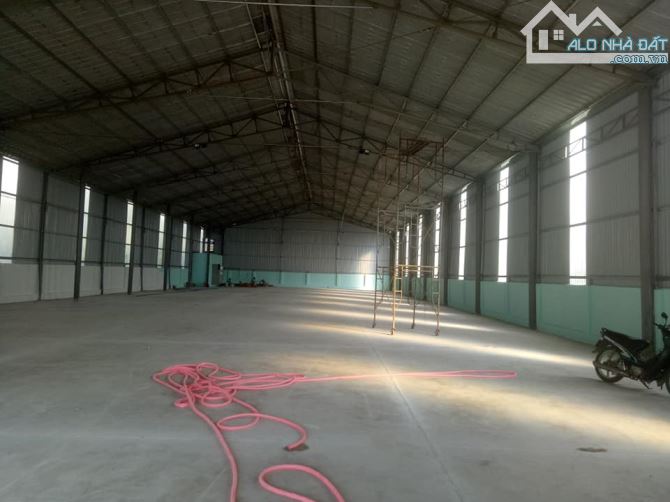 Cho thuê 2 kho VIP 1100m2 và 1300m2 ngay mặt tiền đường Lê Đình Cẩn, P. Tân Tạo, Bình Tân
