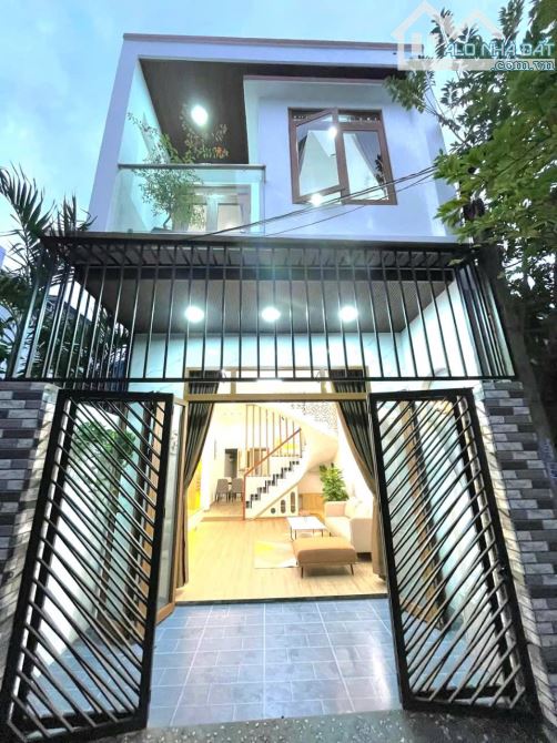 💥 Sát Mặt Phố, gần Tiểu học Huỳnh Ngọc Huệ, DT 65m2 x 2 TẦNG, 3 Phòng Ngủ – nhỉnh 3 tỷ