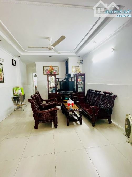 Bán nhà HXH thông, sát MT, Vườn Lài, Tân Phú, 52m2, 3PN, giá 5,78 tỷ TL