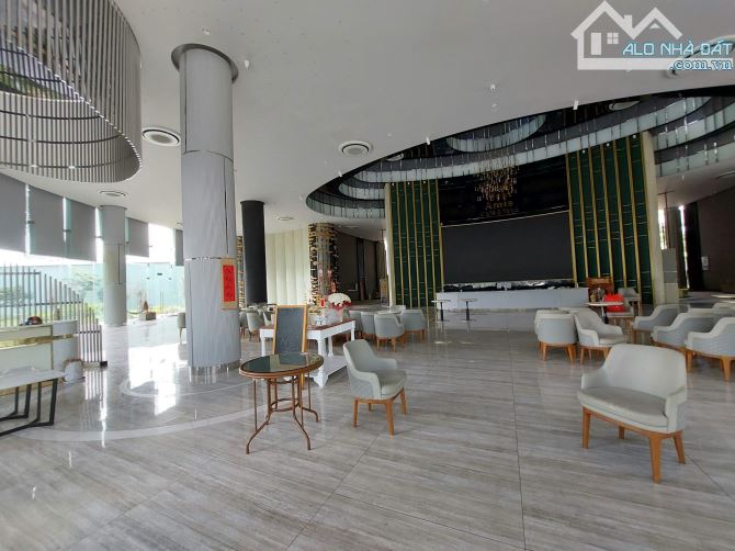 Cho thuê mặt bằng Quận 7 DT 1500m đẹp như trung tâm tiệc cưới, showroom, công ty.