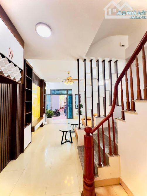 Em cần bán nhà Nam Dư – Hoàng Mai, 36m – 5 tầng, ô tô tránh – Tặng nội thất, chỉ 4,9 tỷ.