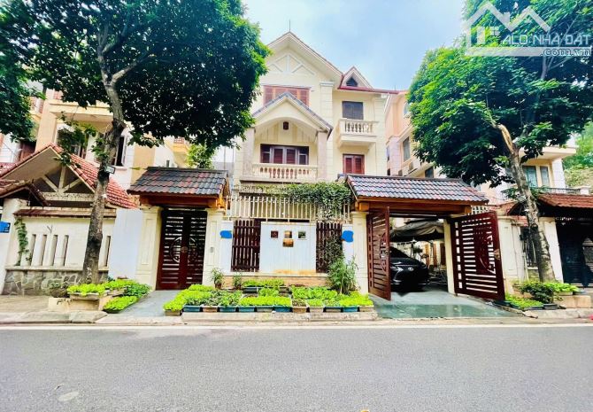 ⚜️ Rẻ & Đẹp Nhất – Biệt Thự Bắc Linh Đàm Siêu Đẹp 232m2 4T MT 13m, Chỉ 45 Tỷ ⚜️