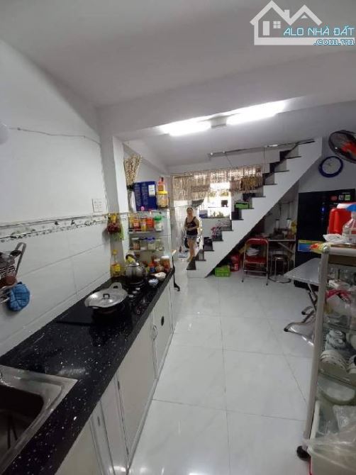 Nhà mới 3 tầng, dtsd 90m2 - 3 phòng ngủ, Phường Tân Hưng, Quận 7. - 1