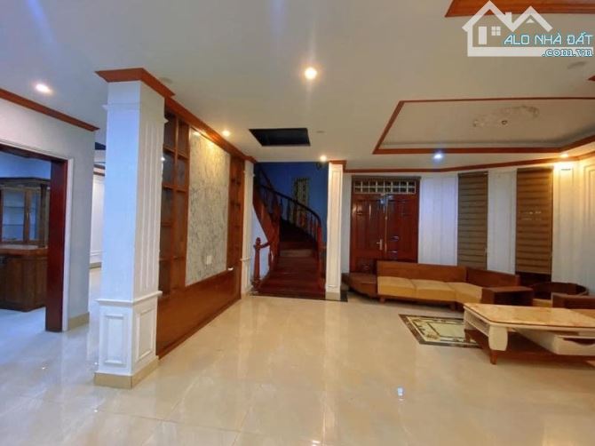 Bán Biệt Thự Lô Góc Phố Nguyễn Văn Huyên, Cầu Giấy, Ô Tô Tránh, Kinh Doanh, 130m², 30 Tỷ - 1