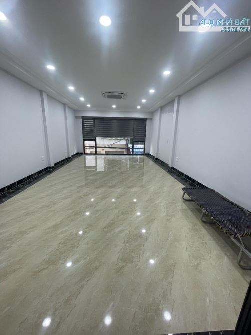 Bán Toà Văn Phòng Phố Nguyễn Thị Định 65M 6 Tầng Thang Máy Vị Trí Đẹp Kinh Doanh Tốt - 1