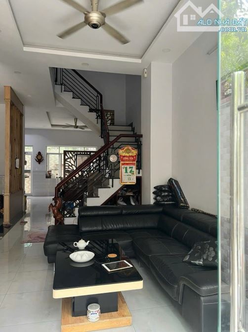 Bán nhà đường số 12m Phường Tân Phong Quận 7. dt 7x18m nhà 3 tầng gần Lotte - 1