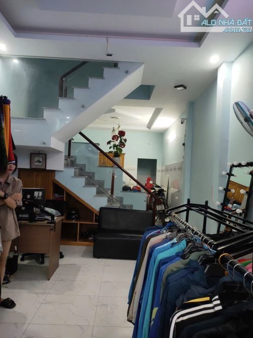 Cần bán gấp nhà đường HOÀNG HỮU NAM P.long Thạnh Mỹ Q9,60m2,4 tầng lầu  giá chỉ 6 tỷ . - 1