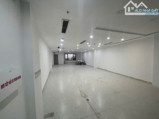 Cho thuê mặt bằng kinh doanh Phố Huế 280m2, mặt tiền 13m, riêng biệt, thông sàn - 3