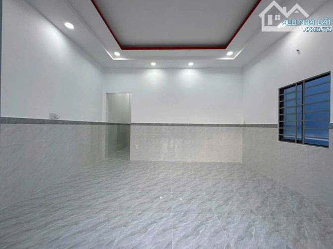 Bán căn nhà 160m2. MT đường nhựa ở Thị Xã Trảng Bàng  giá 630 triệu. - 2