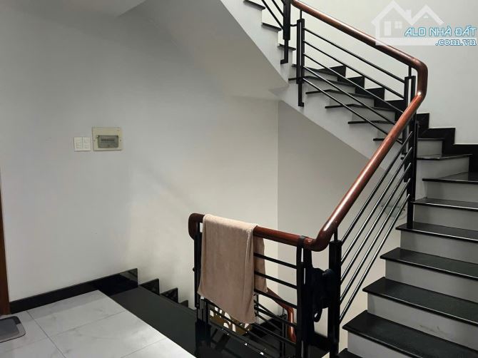 Bán nhà đường số 12m Phường Tân Phong Quận 7. dt 7x18m nhà 3 tầng gần Lotte - 2