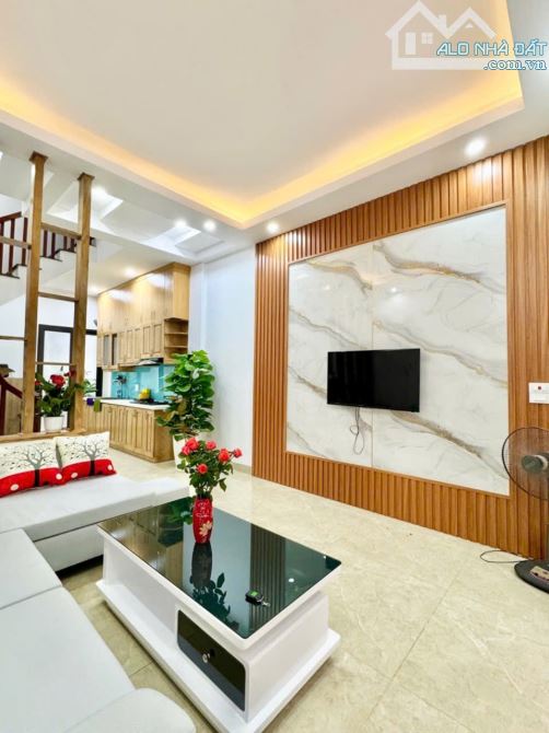 Bán Nhà Khương Trung - Thanh xuân , DT 45m2 x 5 tầng  , Giá hơn 8 tỷ , cách oto 15m - 2