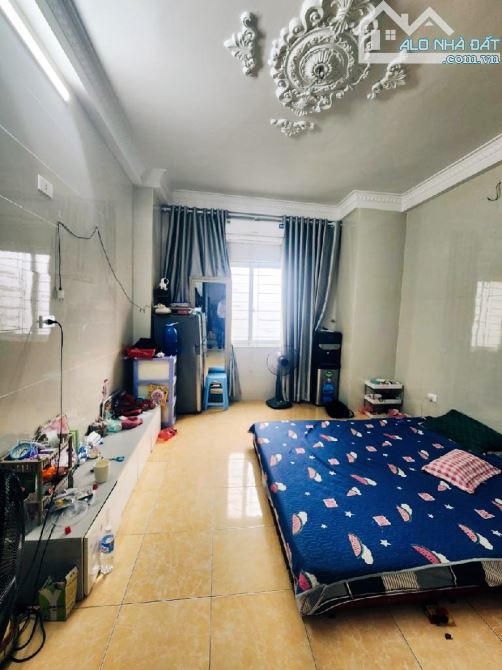 Nhỉnh 2 tỷ - Cơ hội sở hữu nhà lô góc 5 tầng Lĩnh Nam - KIA đỗ tận cửa - Tặng 90% nội thất - 3