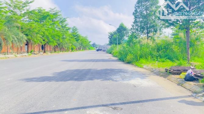 Cho thuê đất 380 m2 đường Lý Thái Tổ khu Hưng Phú 1 - 4