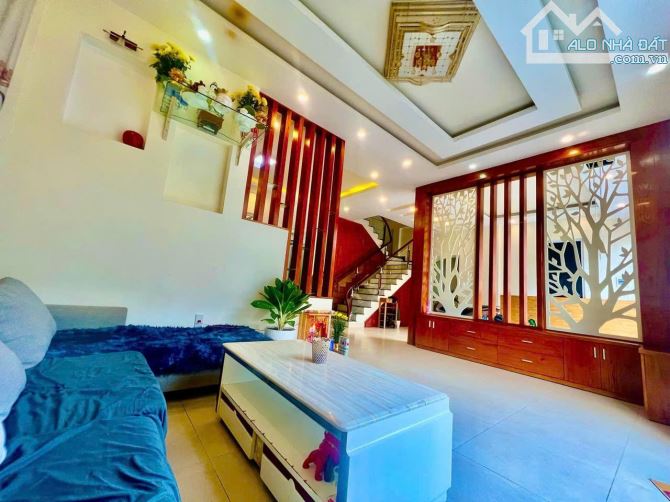 Bán biệt thự đang làm homestay gần trường Đại Học Đà Lạt. 7ty4 - nhà 2 tầg. 5phog ngu - 4