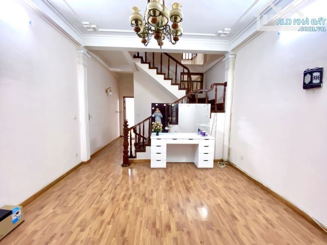 Đặng Thùy Trâm, 5m phố, phân lô ô tô tránh thông bàn cờ, 65m2x4.5m, 4 tầng, 4 ngủ. - 5