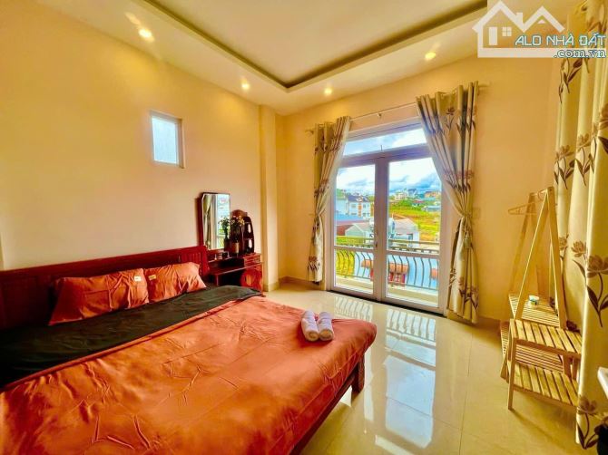 Bán biệt thự đang làm homestay gần trường Đại Học Đà Lạt. 7ty4 - nhà 2 tầg. 5phog ngu - 7