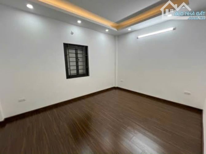 Bán nhà Đông Mỹ, Thanh Trì, DT 60m2, 4T, MT 4.5m, Ô tô đỗ cửa, Khu dân trí cao - 7,6Tỷ. - 8