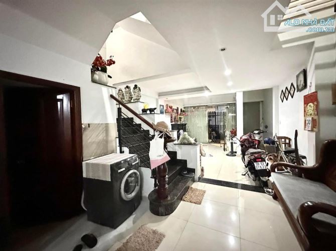 Nhà 4 tầng, 98m2 (5m x 20m), hẻm xe hơi, Nguyễn Văn Đậu, P5