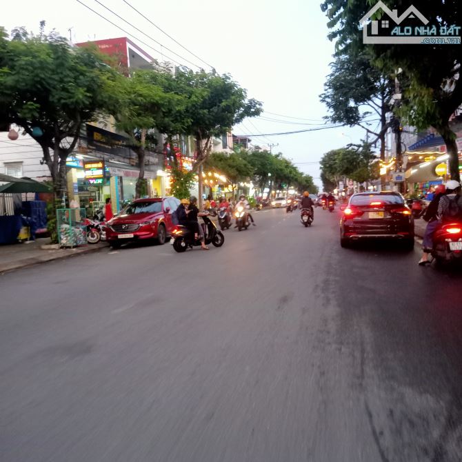 Bán nhà 4 tầng. Mặt tiền đống đa.kinh doanh sầm uất. Hải châu TP ĐÀ NẴNG