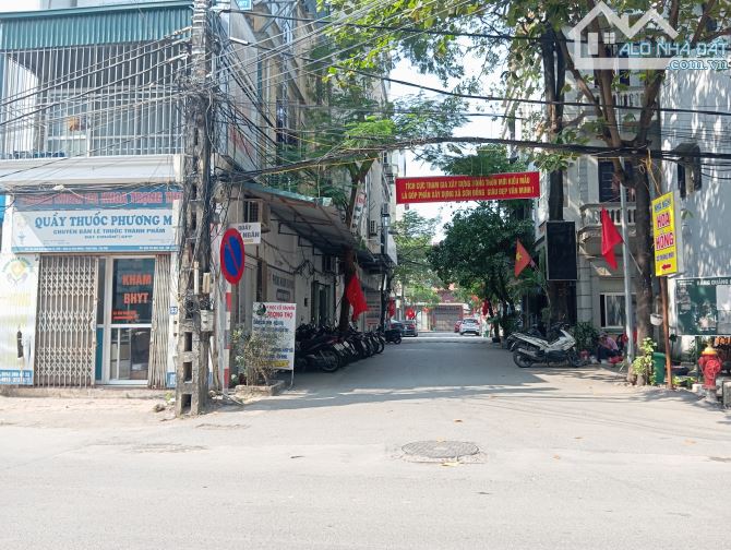Bán đất Xí nghiệp Tơ Tằm Sơn Đồng Đường 422 dt 60 m2 giá 5.2 tỷ ô tô nhỏ vào nhà.