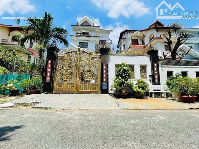 Bán nhà biệt thự Khang Điền đường số 11 Dương Đình Hội P.Long B Quận 9 (200m2) 18 tỷ - 10