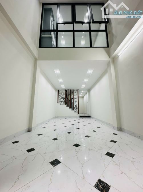 BÁN NHÀ ĐỊNH CÔNG, DT 45M x 7 TẦNG, NHỈNH 9 TỶ, NGÕ RỘNG, VỊ TRÍ SIÊU ĐẸP - 1
